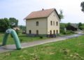A régi MÁV állomás felvételi épülete az utca felől
