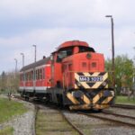 Nagyatád: ritka látvány: M43 1029 és egy halberstadti személykocsi alkotja a személyvonatot - az állomáson (készítette: Gálovics Márk, 2008.04.03.)