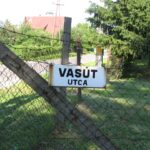 A lábodi Vasút utca az állomás helyén vezet (2007.06.13.)