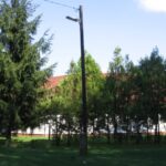 A Vasút u. óvoda felőli végében lévő egykori távíróoszlop (2007.06.13.)