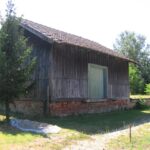 Szulok, a rámpa és a raktárépület az utca felől nézve (2007.08.01.)