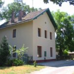 Szulok: a felvételi épület utca felőli oldala Kaposvár felől nézve (2007.08.01.)