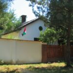 Aranyospuszta: a bekötőút átjárójának őrháza (készítette: Balázs Zsolt, 2007.08.02.)