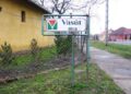 Az utca a nyomvonallal párhuzamos