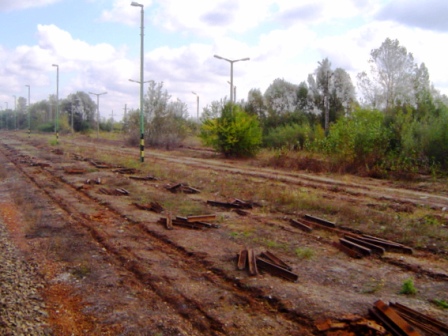 Gyékényes-kavicsbányai vágányok bontás alatt, 2005.10.01. (készítette: Gálovics Márk)