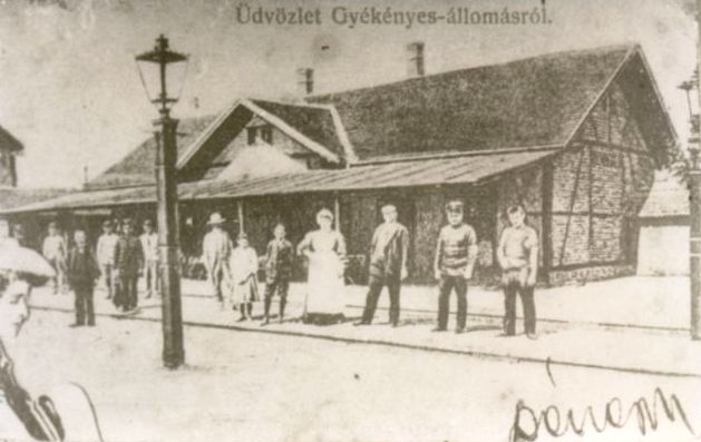 Gyékényes, vasúti vendéglő (régi képeslap; forrás: Balla László)