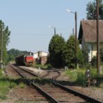 Barcs felé visszatekintve a drávafoki mrh.-re, bent áll a tehervonat (készítette: Balázs Zsolt, 2007. nyár)
