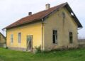 A régi segesdi állomás felvételi épülete az utca felől (készítette: Dávidházi Tibor)