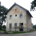 A felvételi épület utca felőli oldala