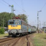 Közben a nagyvasút is dübörgött. A képen egy Székesfehérvártól Nagykanizsáig közlekedő személyvonat látható (14:55)