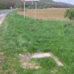 Sorompómaradvány Szentbalázs szélén (a 66-os út egykori útátjárójánál, az állomástól északra)